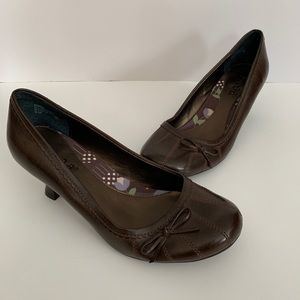 Mudd Cute Brown Kitten Heel With Tiny Bow